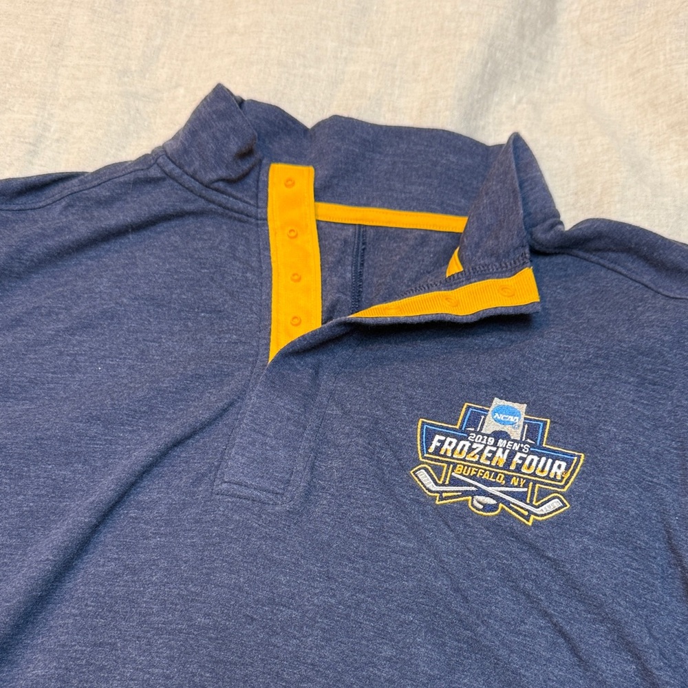 Under armour men’s Frozen Four top